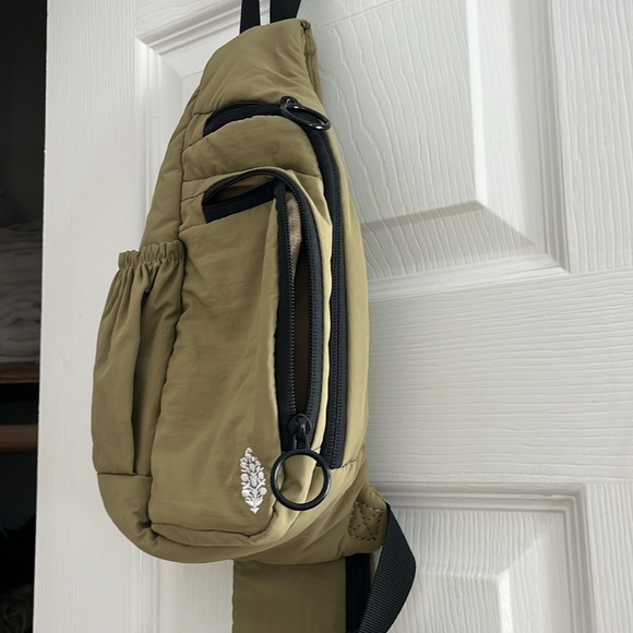 Free People Crossbody Sling bag - Picture 2 of 7